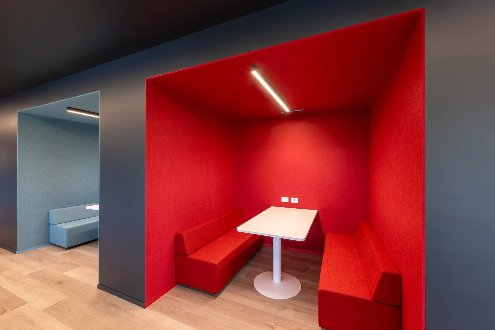 PET Acoustic walls in meeting pod