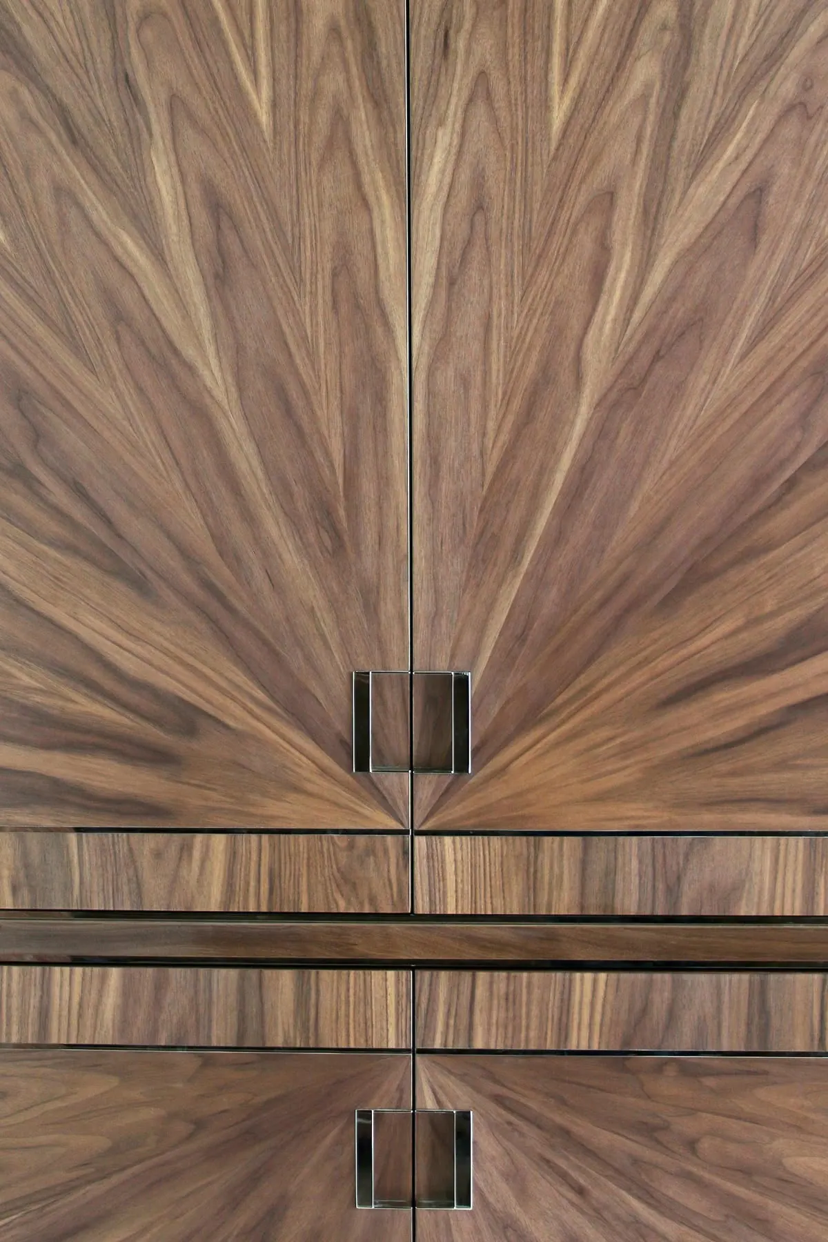 rWood - Panel veneered MDF panel close-up showing grain detail