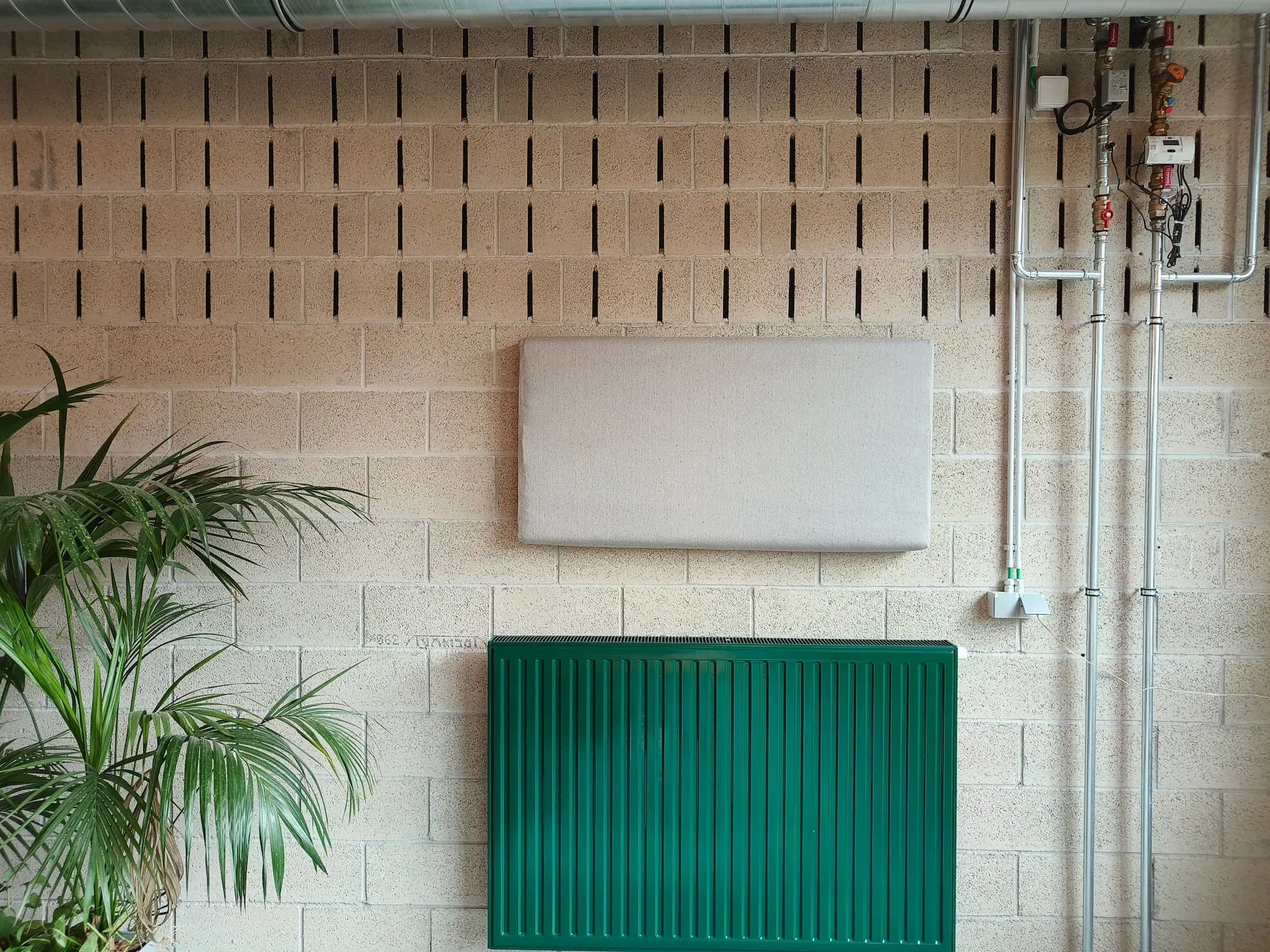 Removable fabric cover for easy cleaning