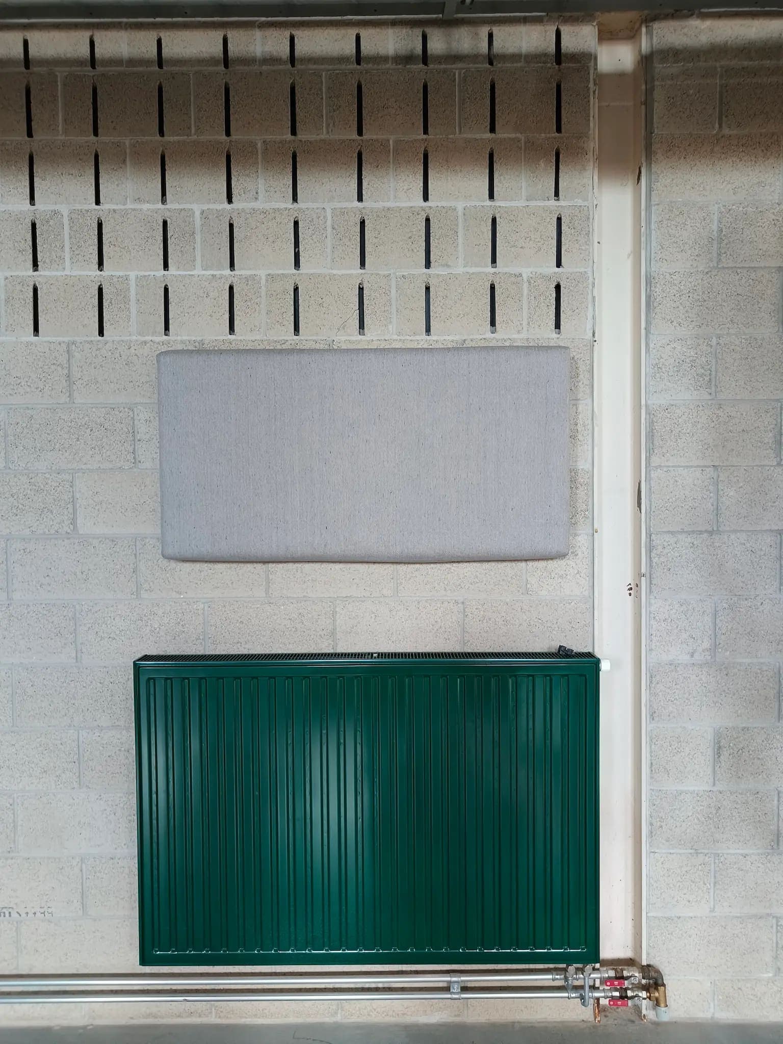 Solid panel mounted on the wall with the easy hook system